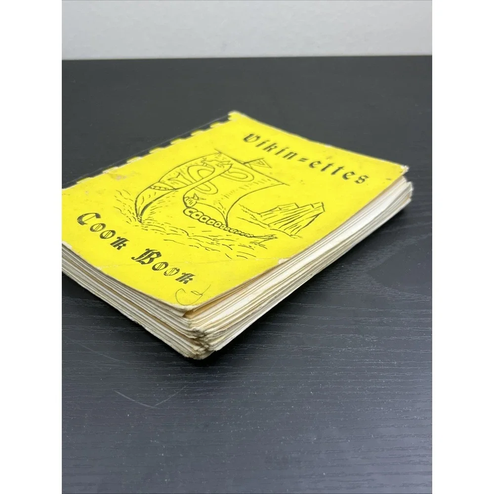 Vikin-Ettes‎ Cookbook Osseo Country Club Vintage Community Recipes Book